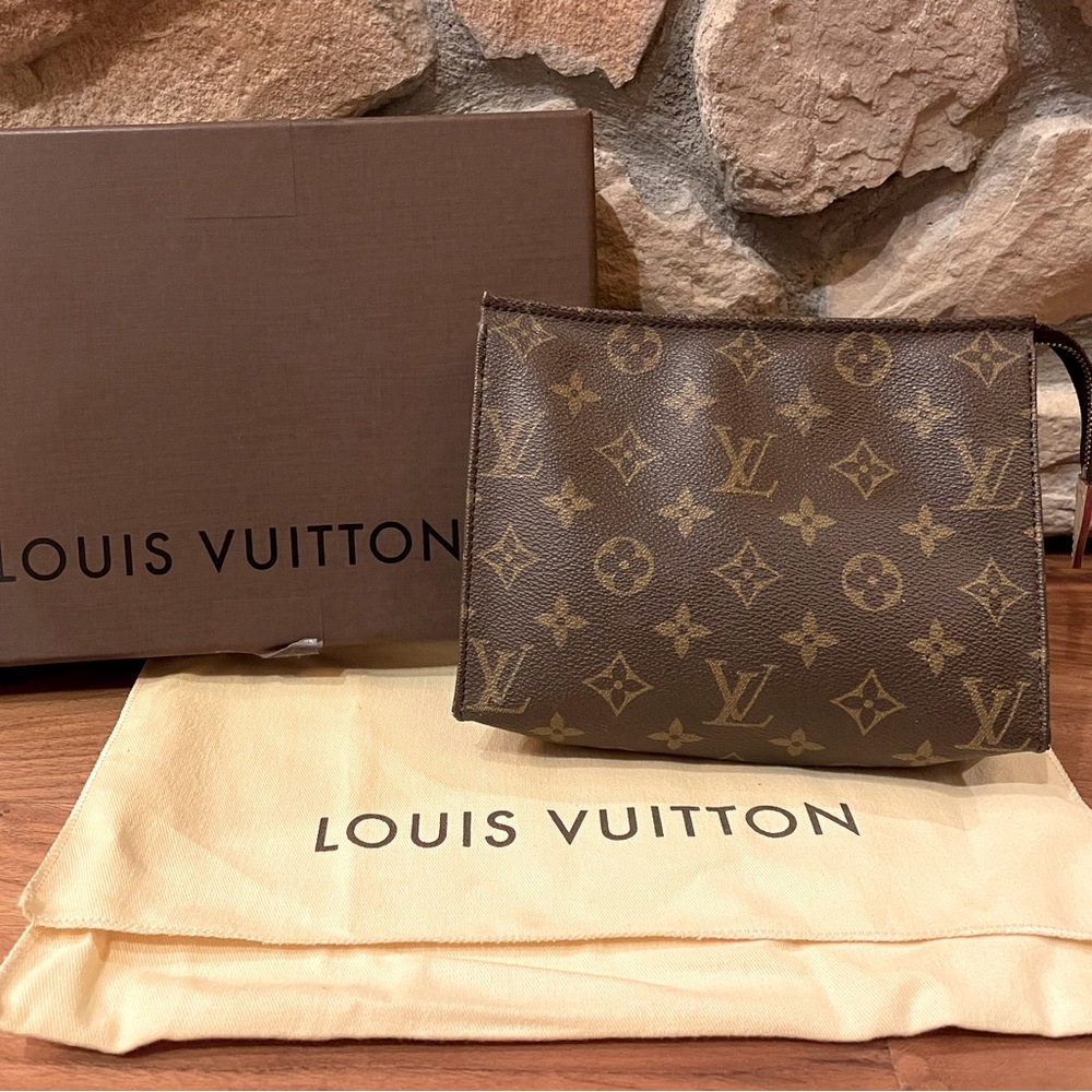 Louis Vuitton Monogram Toiletry Pouch 19
